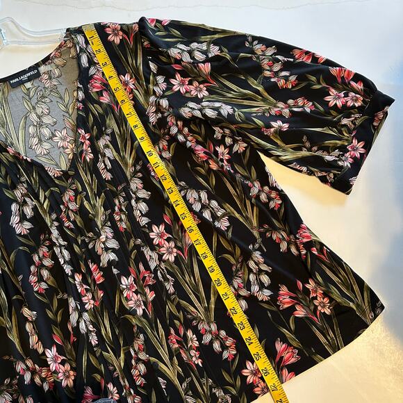 Karl Lagerfeld Floral Top Size 2X Knit V-Neck - Picture 9 of 9